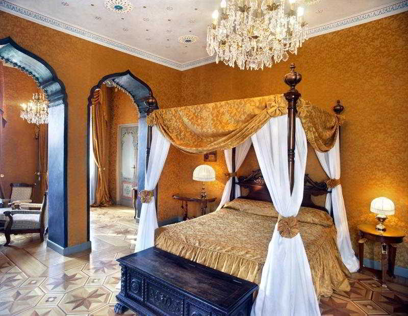 Relais & Chateaux Villa Crespi Орта-Сан-Джулио Номер фото